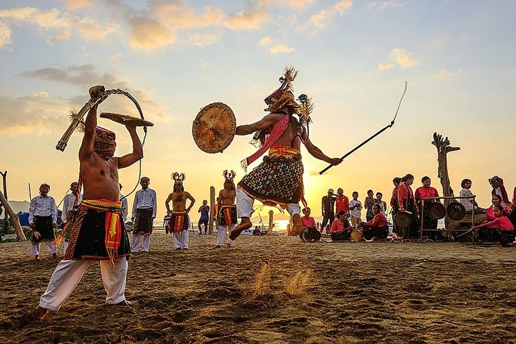 Karakter Seni Tradisional Indonesia Halaman all - Kompas.com