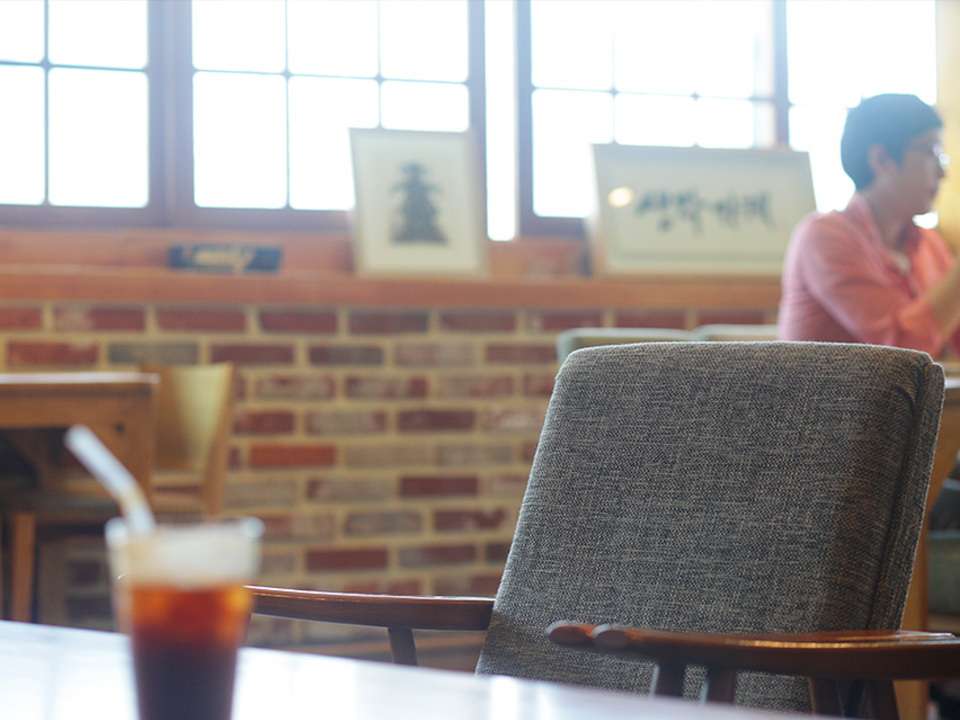 Xlarge_thinkcafewith_01